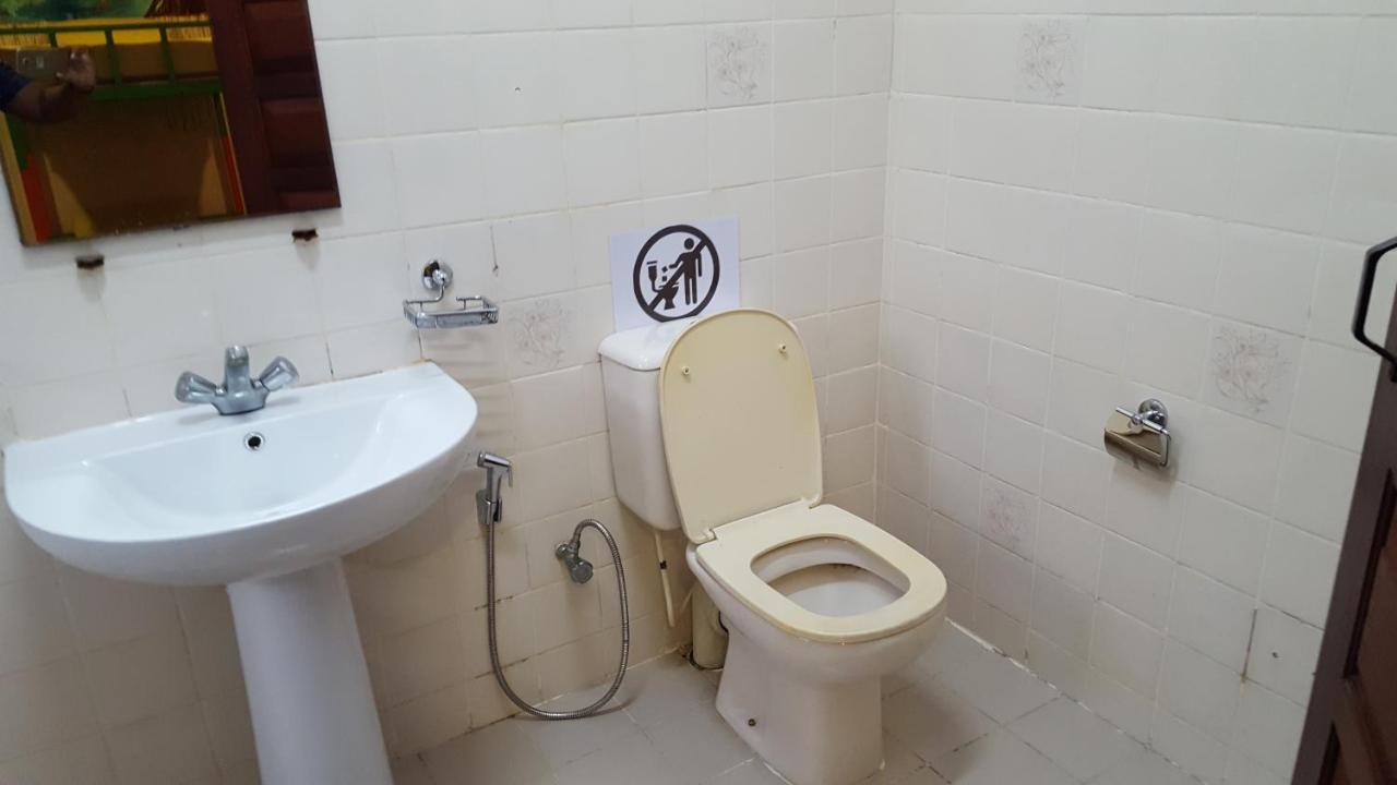 Ostello The Backpack Hub At Weligama Esterno foto