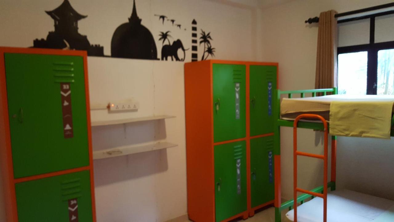 Ostello The Backpack Hub At Weligama Esterno foto
